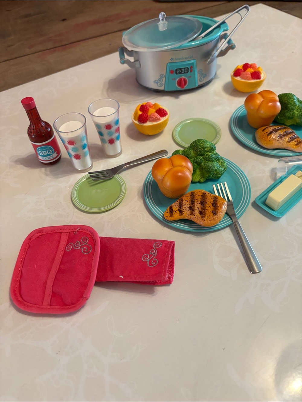 American Girl Doll crockpot dinner set Excellent condition - Picture 5 of 9